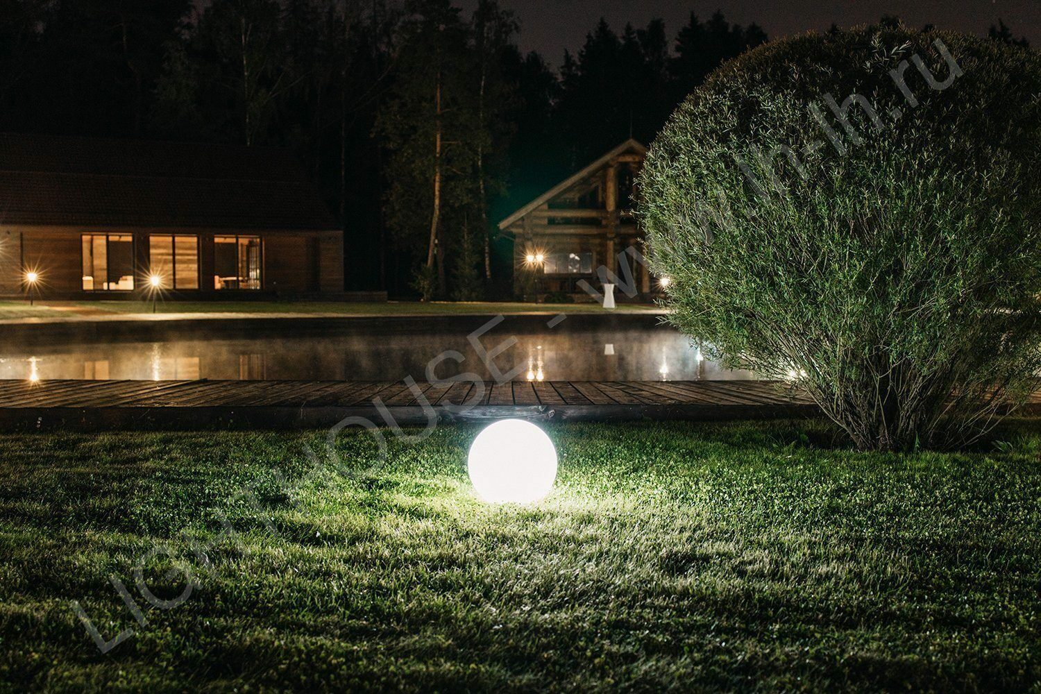 Светящийся LED шар Moonlight 30 см 220V white